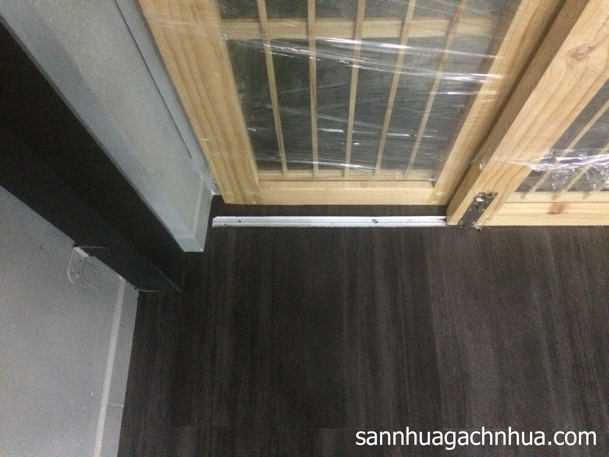 Công trình sàn nhựa hèm khóa mã AW32C tại quận 1 TPHCM